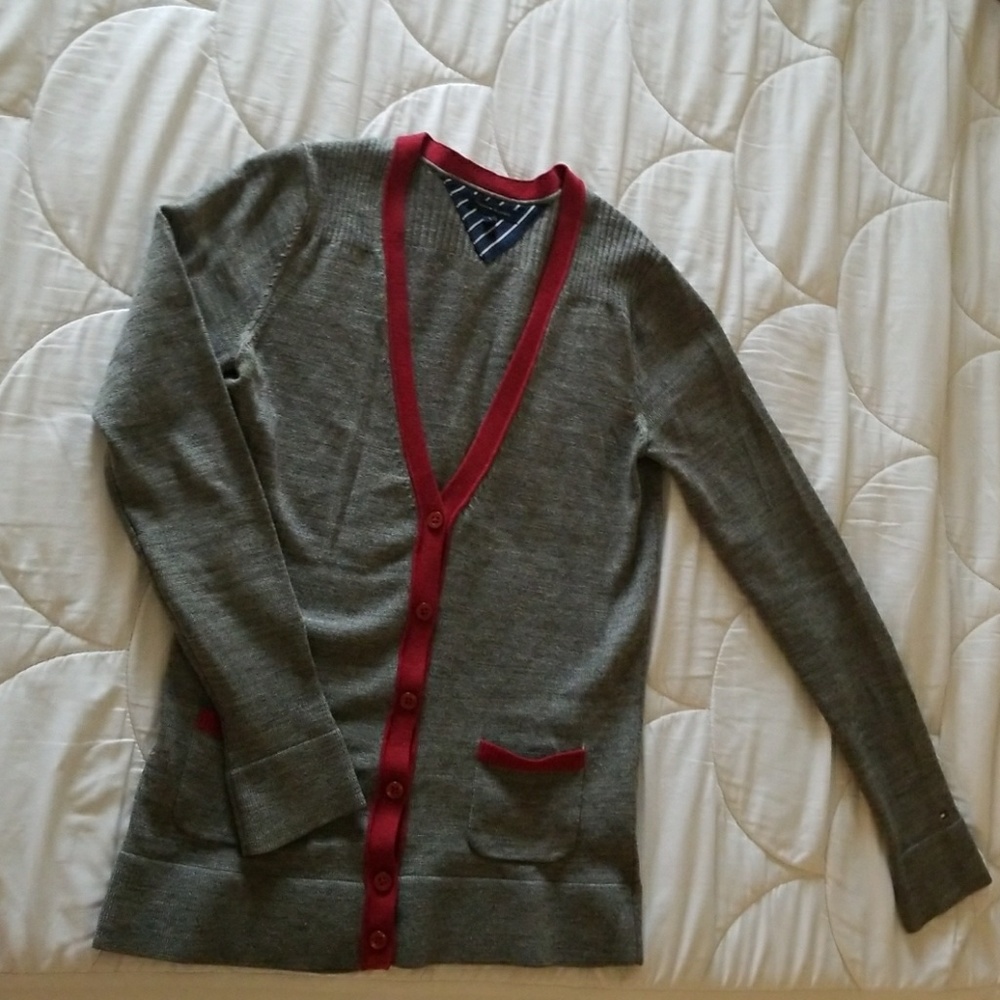 Tommy Gray color red button cardigan